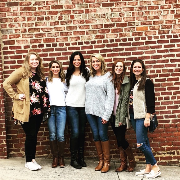 Meet your Posher, Kelli - Picture 1 of 1